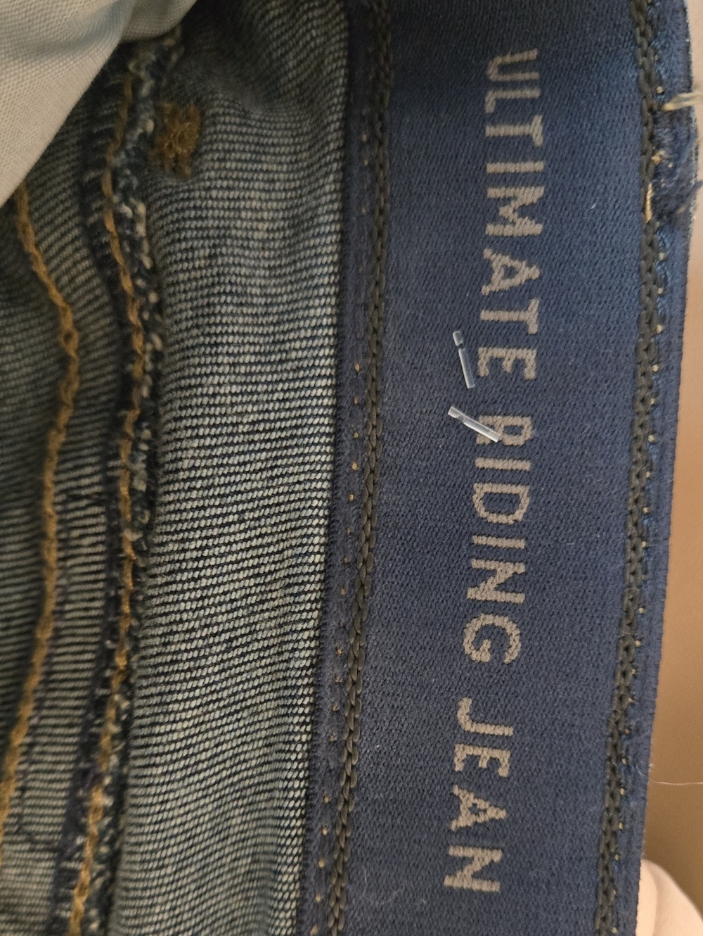 NWOT Wrangler Women's Willow Ultimate Riding Jean in Dark Blue Wash - Picture 3 of 4